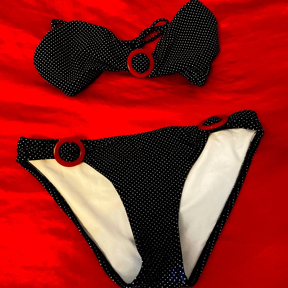 swimsuit bikini